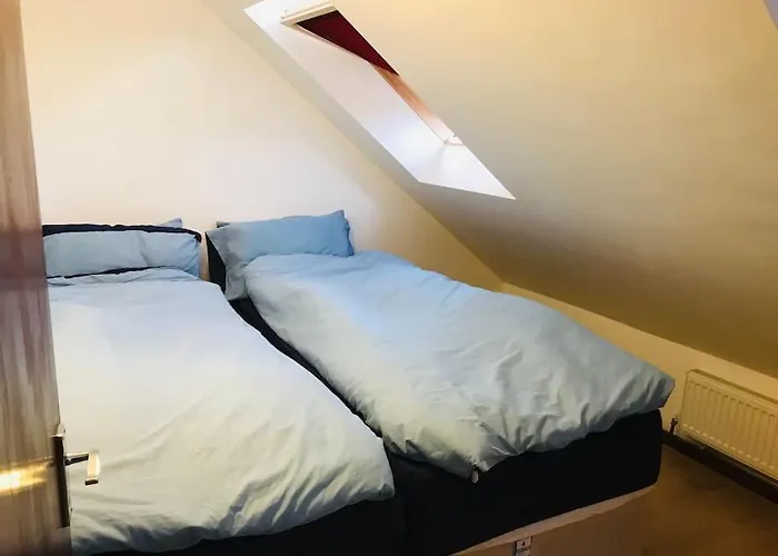 Comfortable Private Room In A Friendly Home In Headington Next To Brookes University Oxford, C