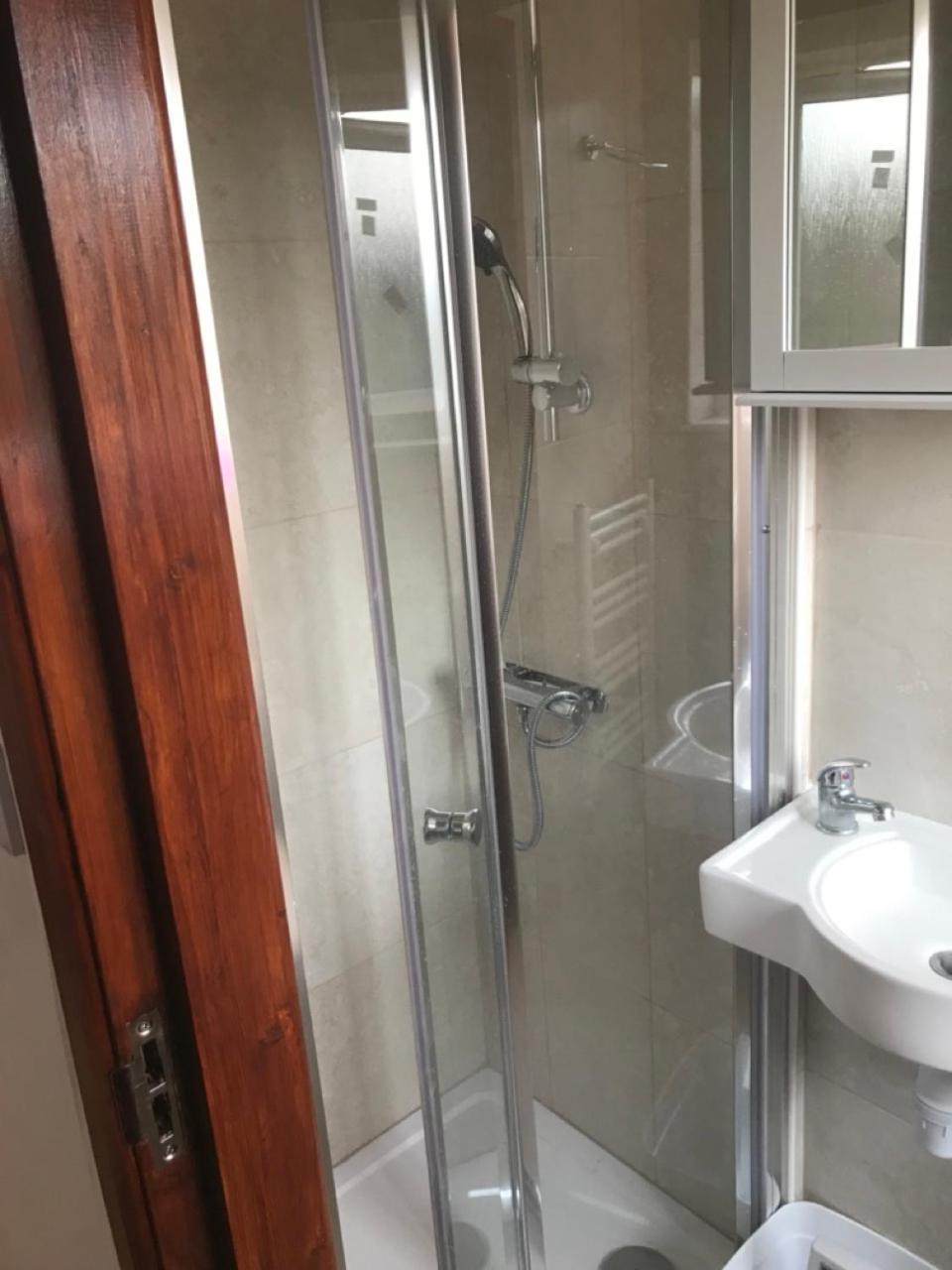 Comfortable Private In A Friendly In Headington Next To Brookes Oxford, C